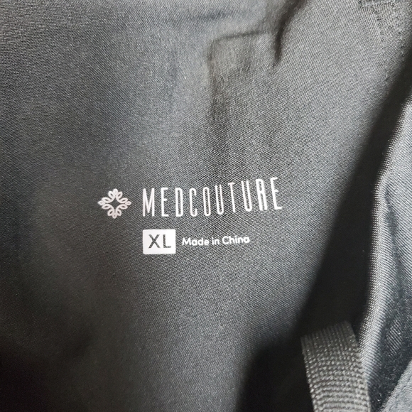 Med Couture nurse scrubbs - Picture 3 of 4